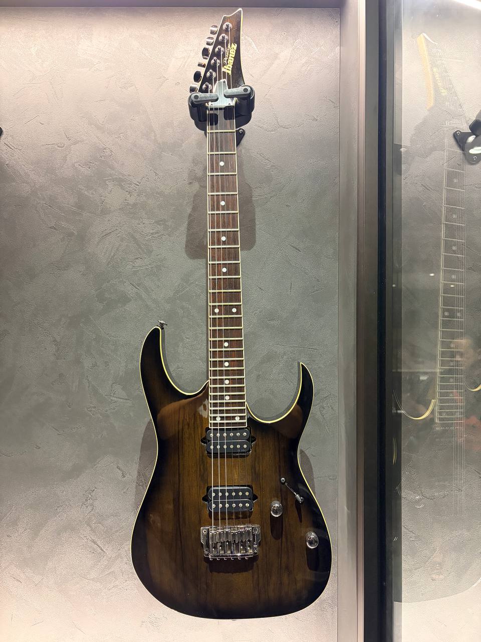 IBANEZ PRESTIGE RG652LWFX IN THE ANVIL GRAY BURST (AGB) Finish